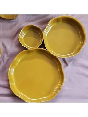 Yellow Ceramic Decorative Plate Set, Round Plates, Used